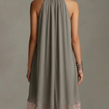 Beatrice | Mini abito grigio in satin con fiocco rosa e pizzo