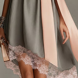 Beatrice | Mini abito grigio in satin con fiocco rosa e pizzo